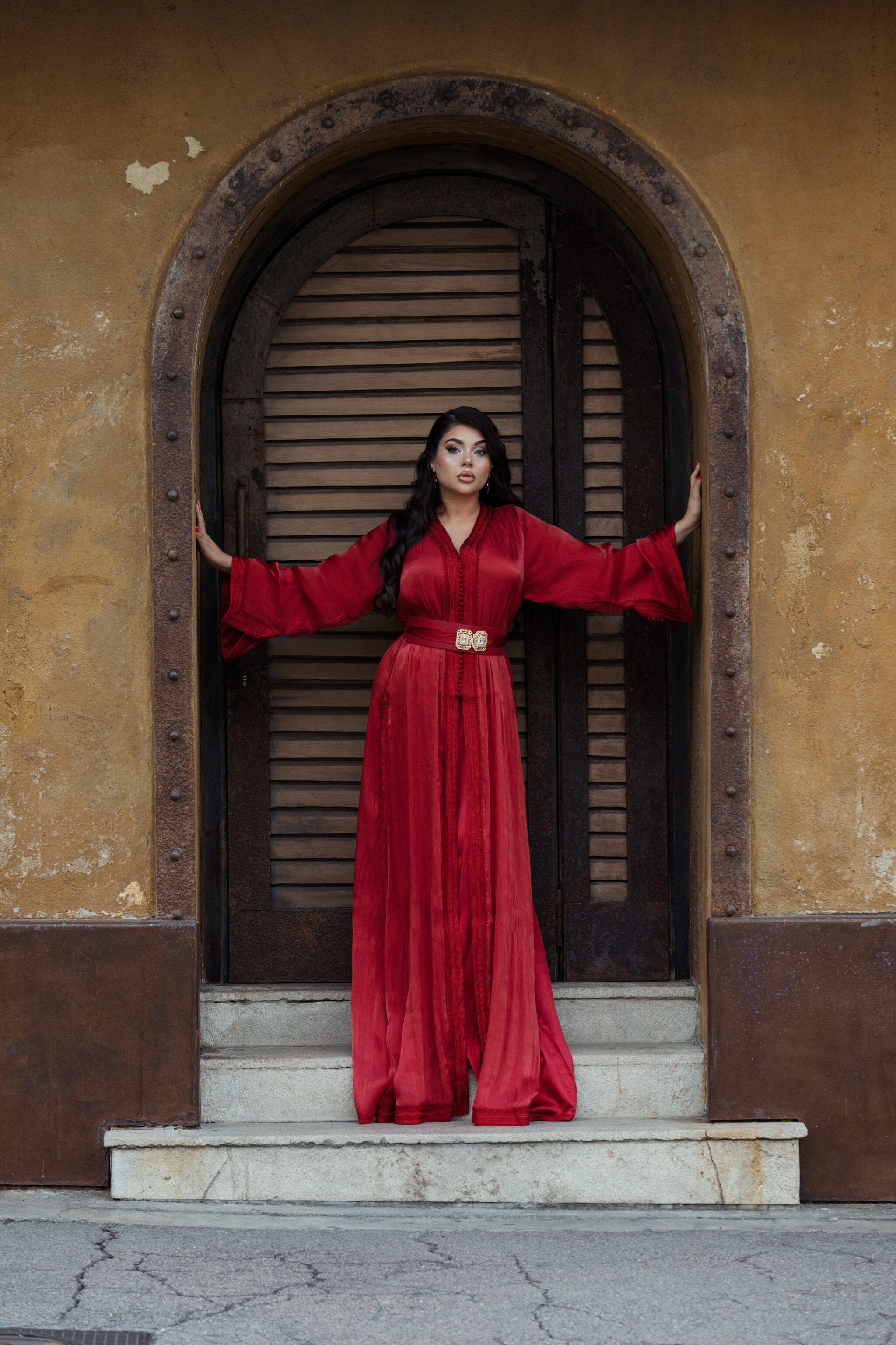 CAFTAN EN ORGANZA – ROUGE