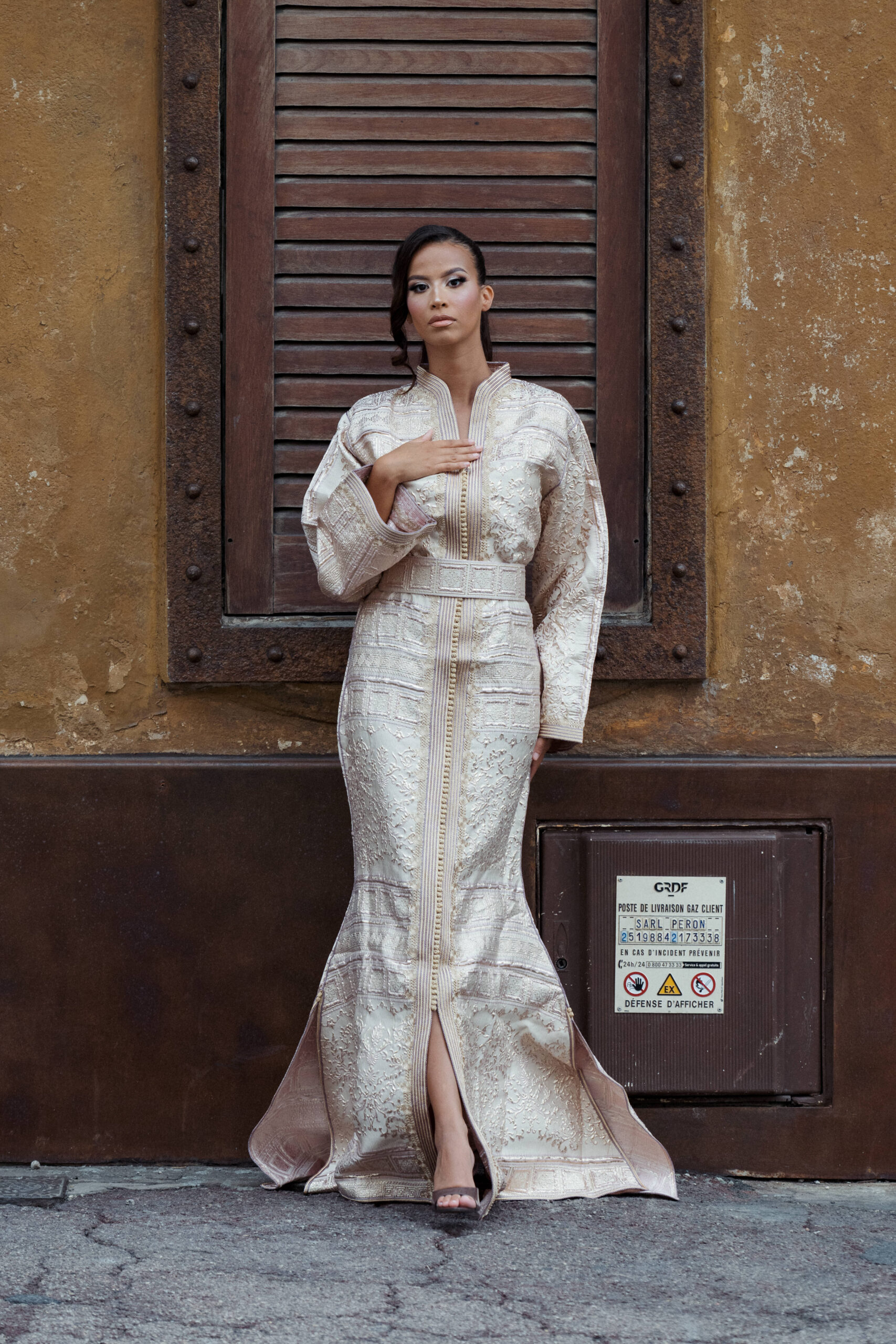 CAFTAN BROCARD – BEIGE